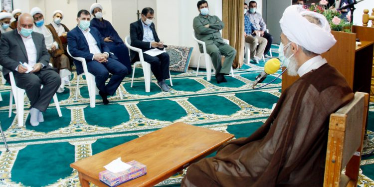 دادن شعارهای توخالی و وعده‌های پوچ به مردم گناه کبیره است