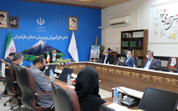 سلامت و آموزش حق دانش آموزان است